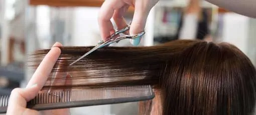 Meistere die Kunst des Haare selber schneiden: Kurs für perfekte DIY-Frisuren